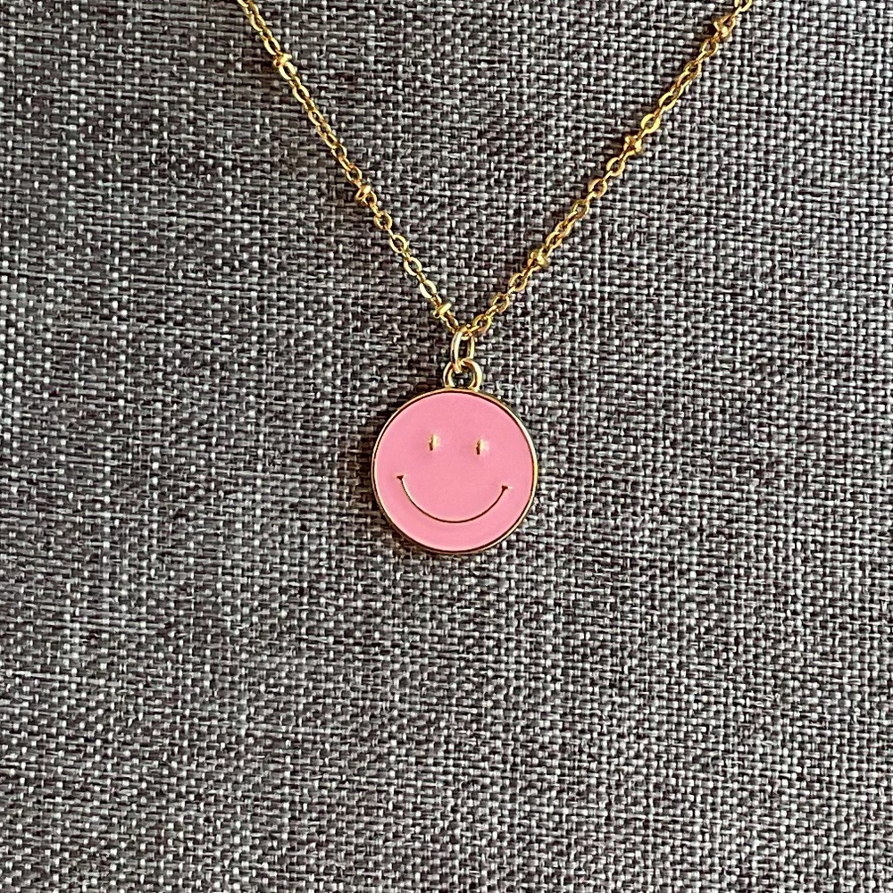 Melania Clara Happy Face charm necklace